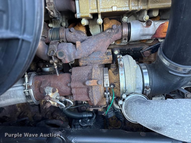 image for item EG1887 2014 Freightliner Cascadia 125 semi truck