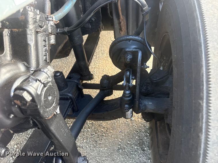 image for item EG1887 2014 Freightliner Cascadia 125 semi truck