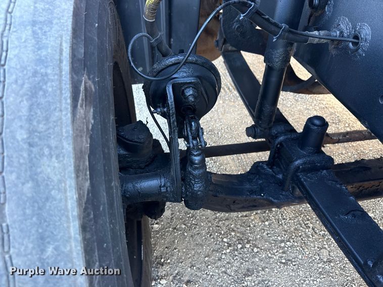 image for item EG1887 2014 Freightliner Cascadia 125 semi truck