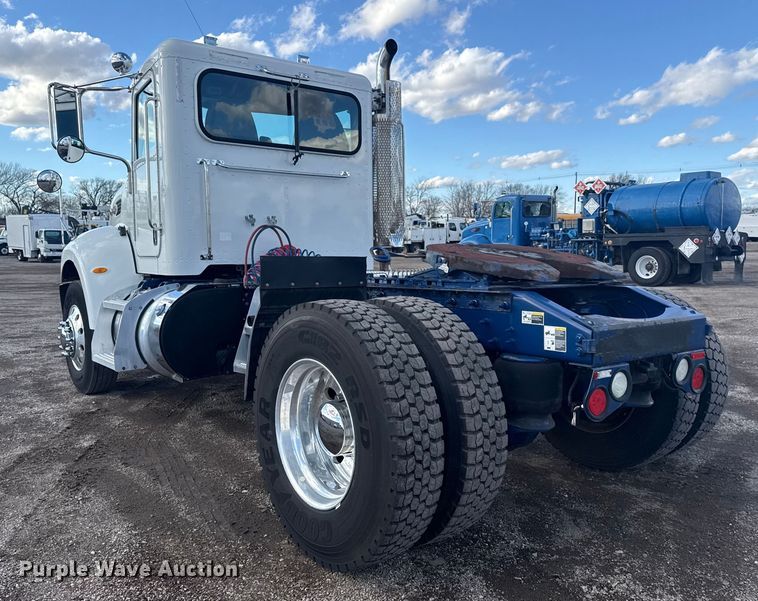 image for item EG1953 2012 Peterbilt 337 semi truck