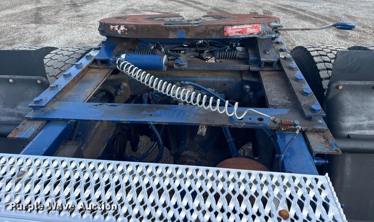 image for item EG1953 2012 Peterbilt 337 semi truck