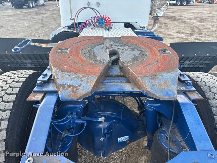 image for item EG1953 2012 Peterbilt 337 semi truck