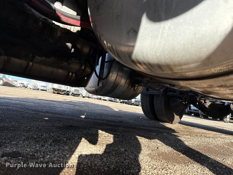 image for item EG1953 2012 Peterbilt 337 semi truck