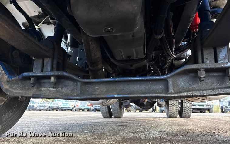 image for item EG1953 2012 Peterbilt 337 semi truck