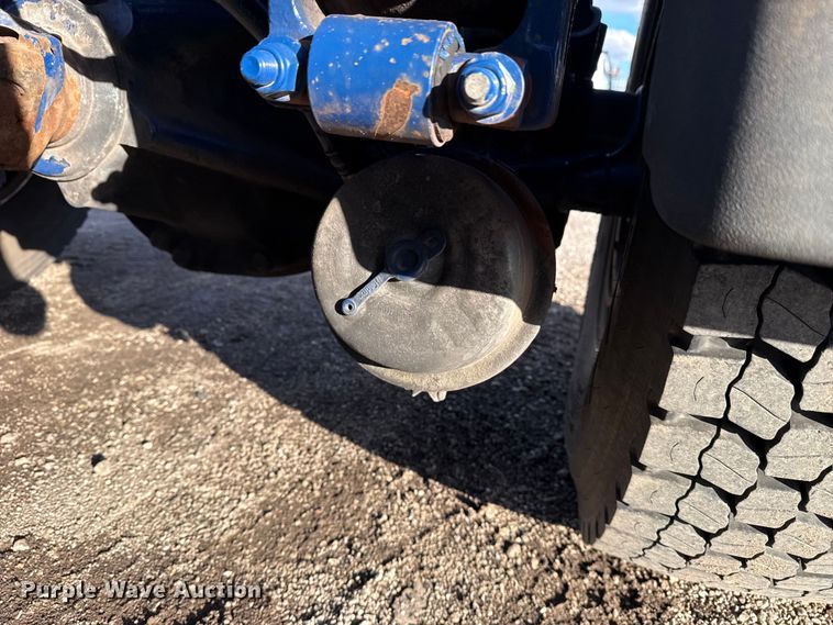 image for item EG1953 2012 Peterbilt 337 semi truck