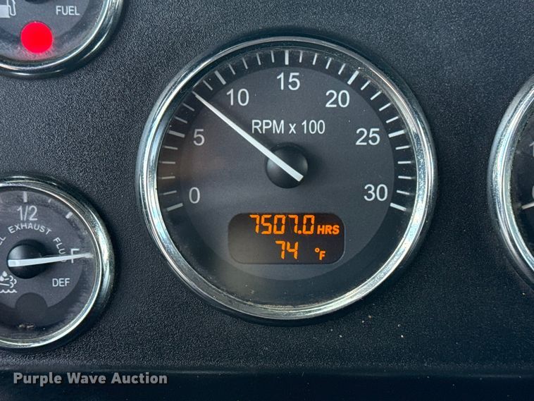 image for item EG1953 2012 Peterbilt 337 semi truck