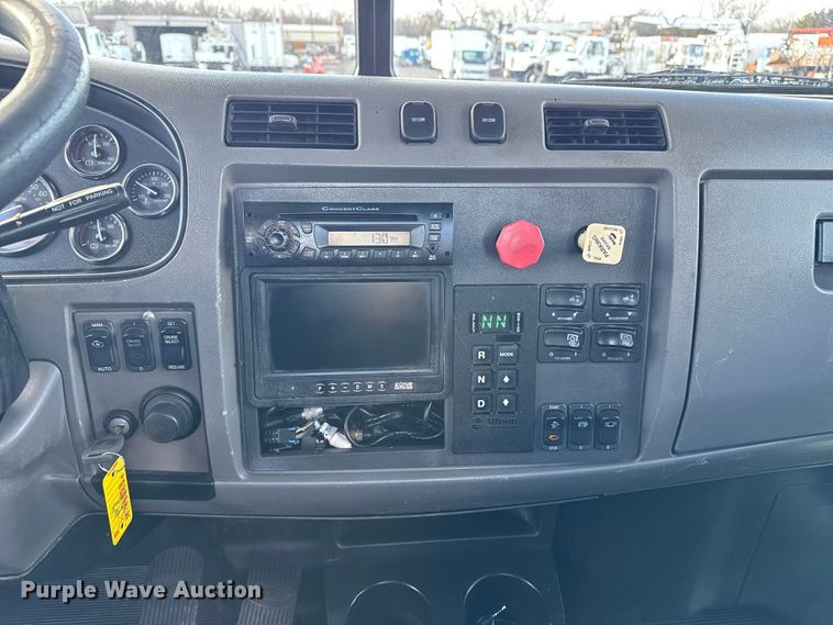 image for item EG1953 2012 Peterbilt 337 semi truck