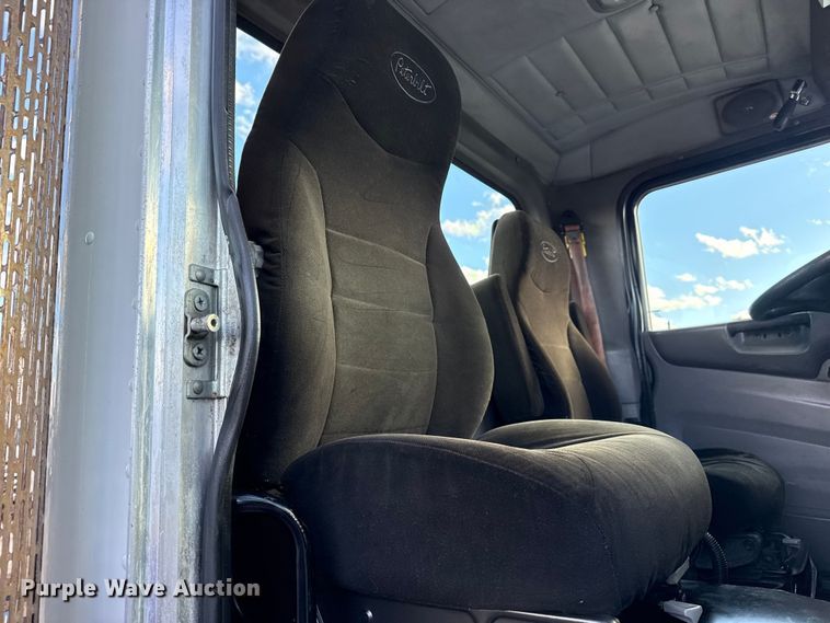 image for item EG1953 2012 Peterbilt 337 semi truck