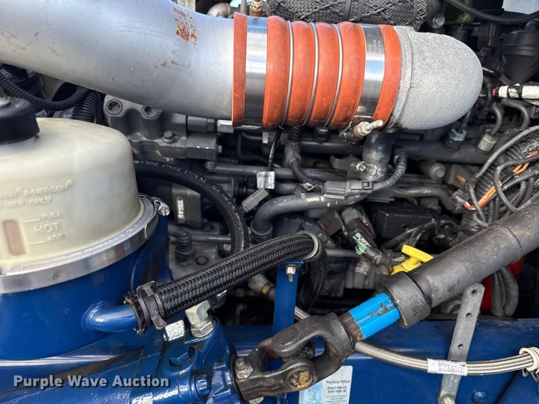 image for item EG1953 2012 Peterbilt 337 semi truck