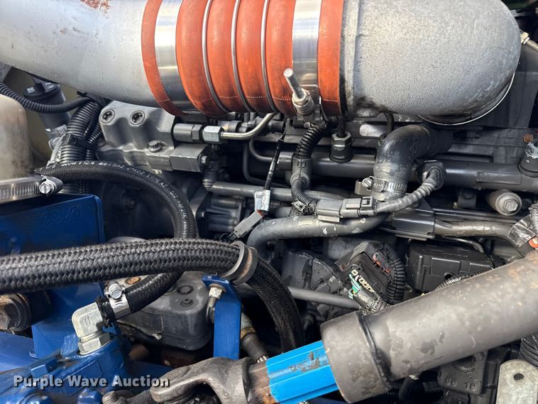 image for item EG1953 2012 Peterbilt 337 semi truck