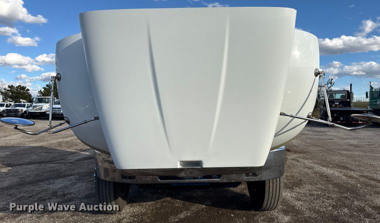 image for item EG1953 2012 Peterbilt 337 semi truck