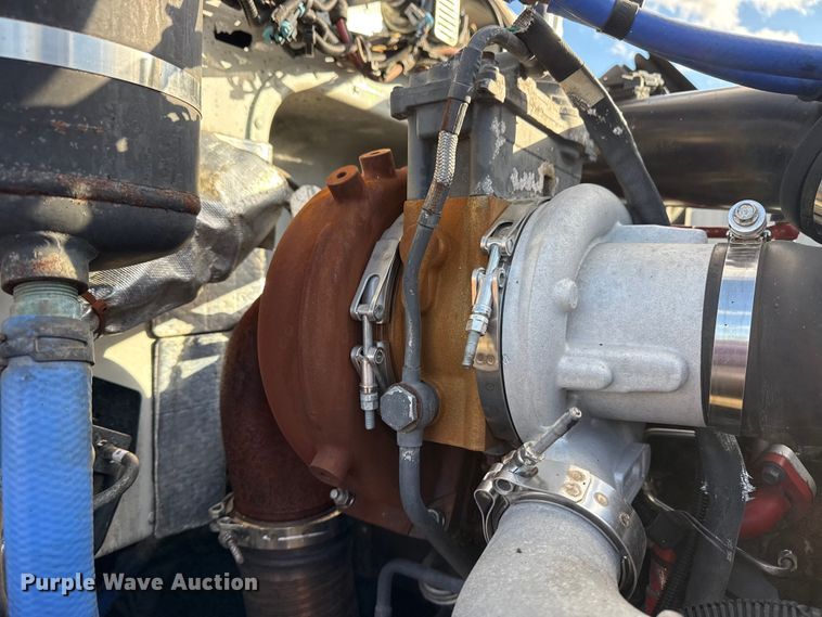 image for item EG1953 2012 Peterbilt 337 semi truck