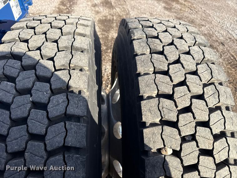 image for item EG1953 2012 Peterbilt 337 semi truck