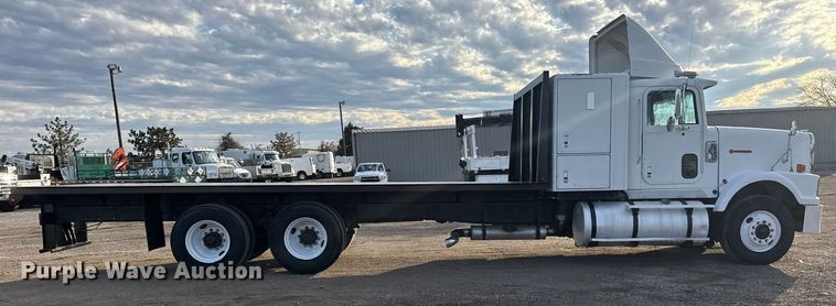 image for item EG1963 1989 International F9300 flatbed truck