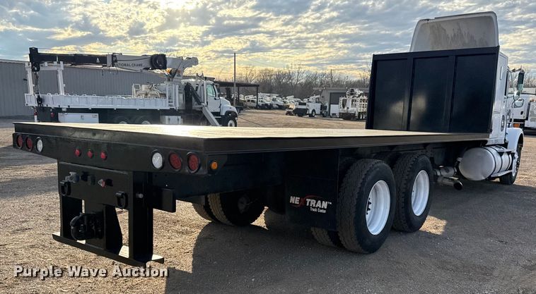 image for item EG1963 1989 International F9300 flatbed truck