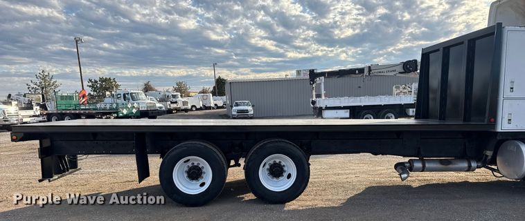 image for item EG1963 1989 International F9300 flatbed truck