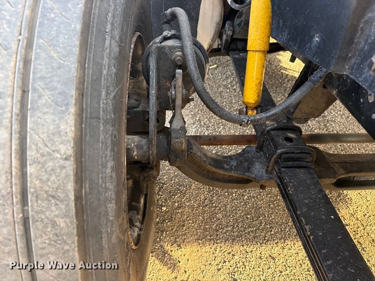 image for item EG1963 1989 International F9300 flatbed truck