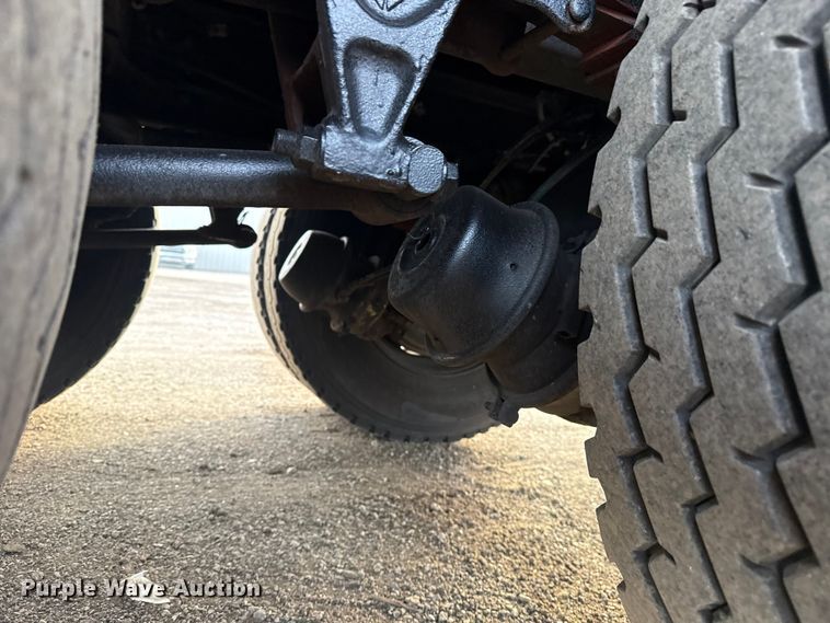 image for item EG1963 1989 International F9300 flatbed truck