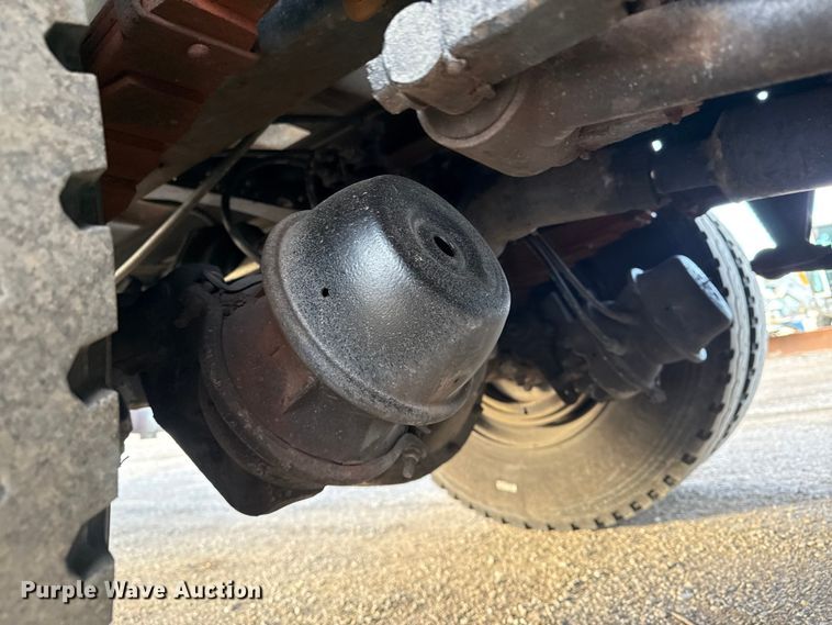 image for item EG1963 1989 International F9300 flatbed truck