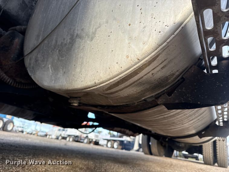 image for item EG1963 1989 International F9300 flatbed truck