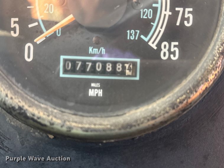 image for item EG1963 1989 International F9300 flatbed truck