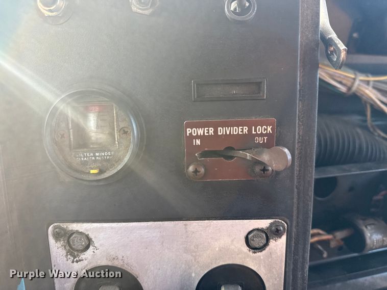 image for item EG1963 1989 International F9300 flatbed truck