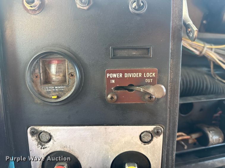 image for item EG1963 1989 International F9300 flatbed truck