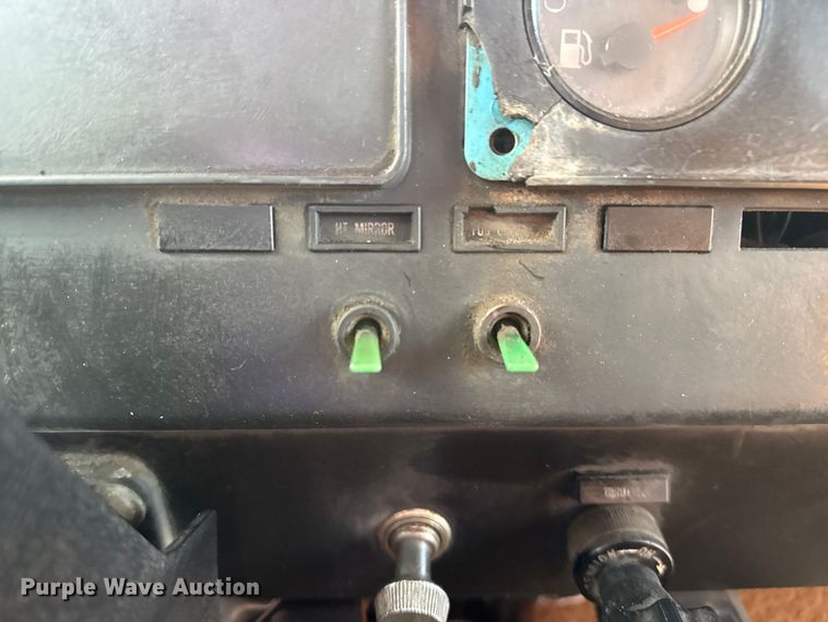 image for item EG1963 1989 International F9300 flatbed truck