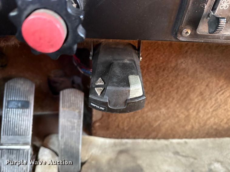 image for item EG1963 1989 International F9300 flatbed truck