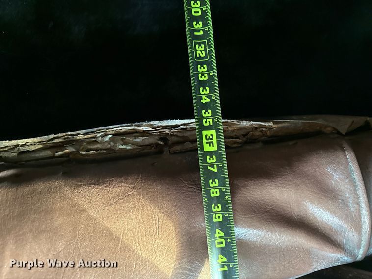 image for item EG1963 1989 International F9300 flatbed truck