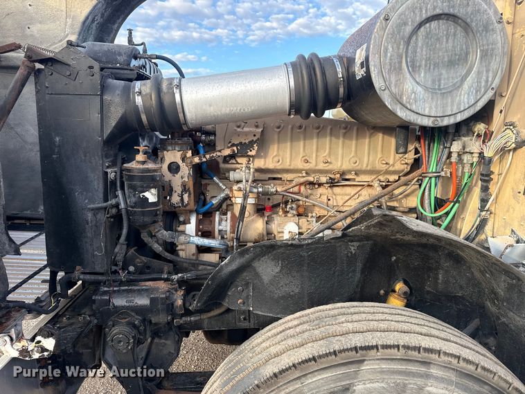 image for item EG1963 1989 International F9300 flatbed truck