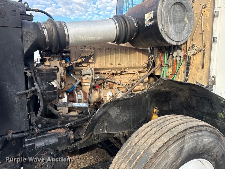 image for item EG1963 1989 International F9300 flatbed truck