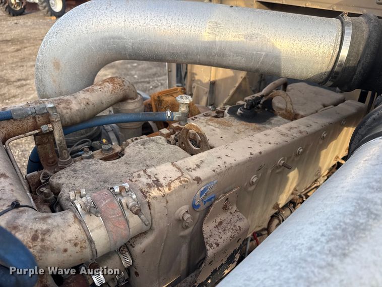 image for item EG1963 1989 International F9300 flatbed truck