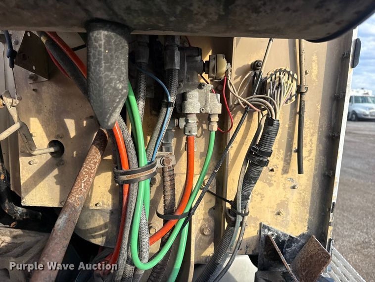 image for item EG1963 1989 International F9300 flatbed truck