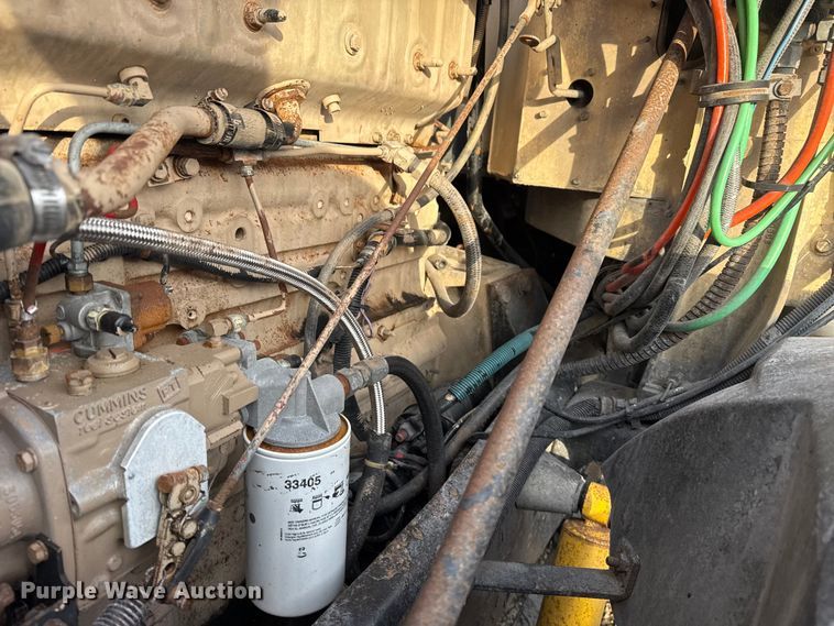 image for item EG1963 1989 International F9300 flatbed truck