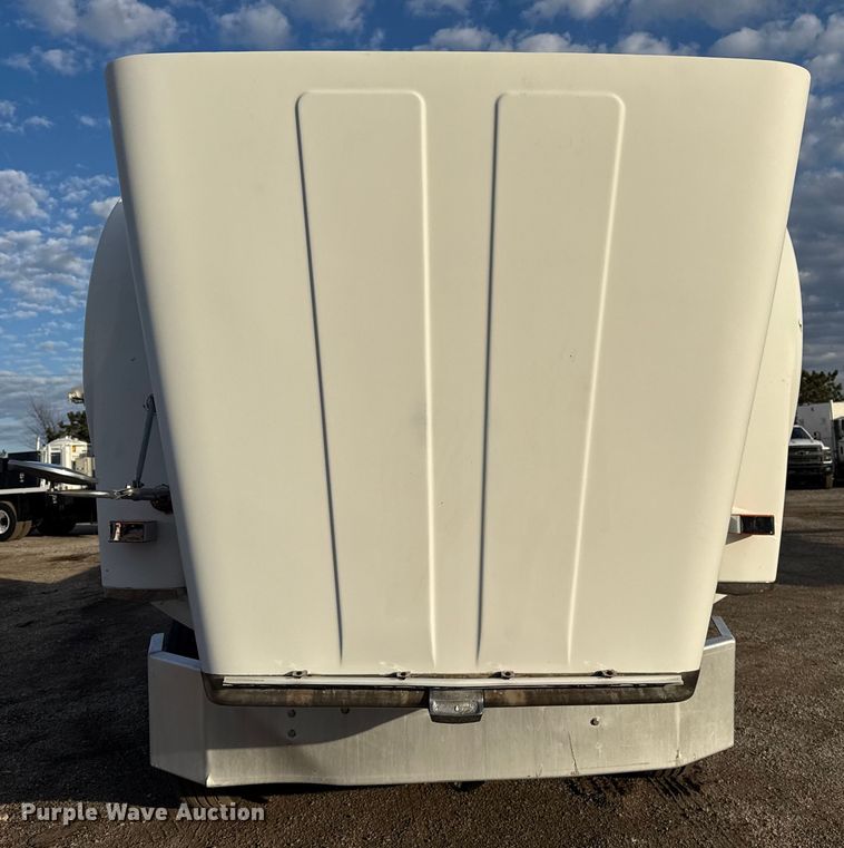 image for item EG1963 1989 International F9300 flatbed truck