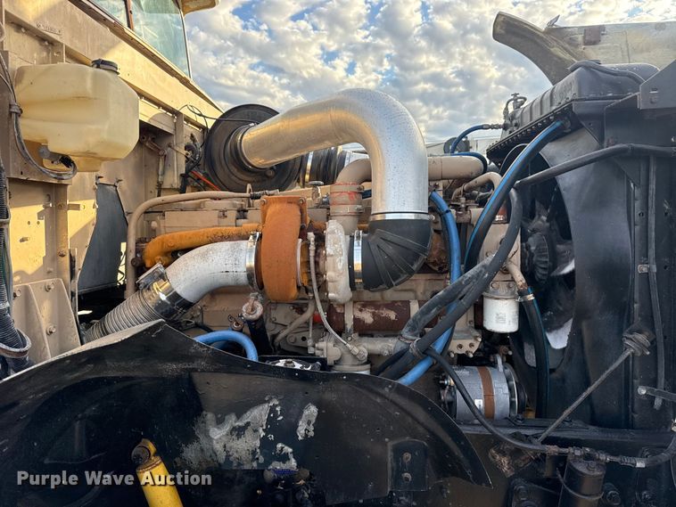 image for item EG1963 1989 International F9300 flatbed truck