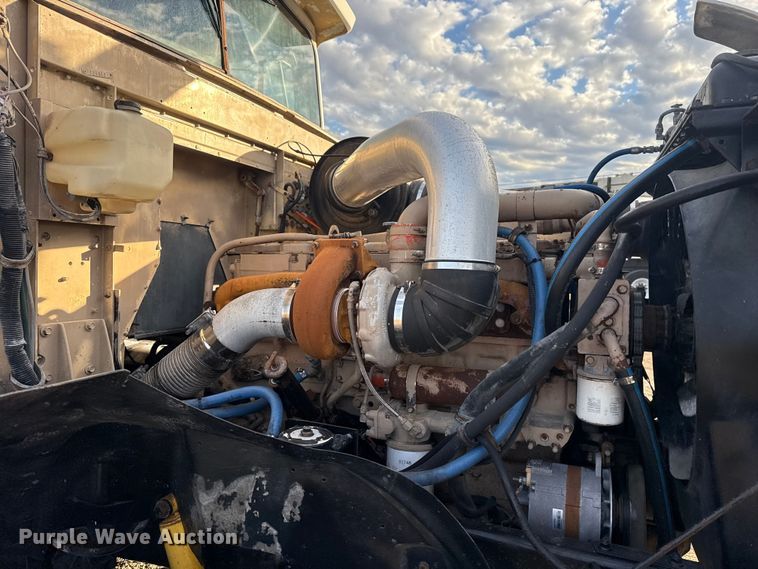 image for item EG1963 1989 International F9300 flatbed truck