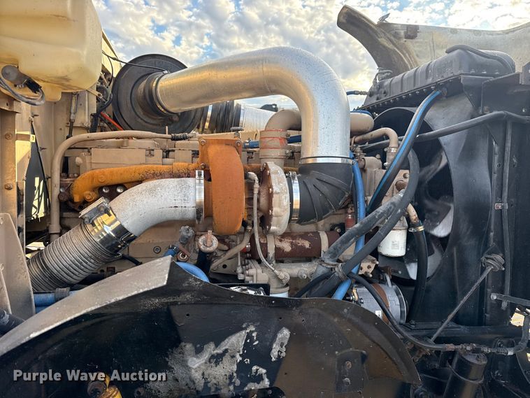 image for item EG1963 1989 International F9300 flatbed truck