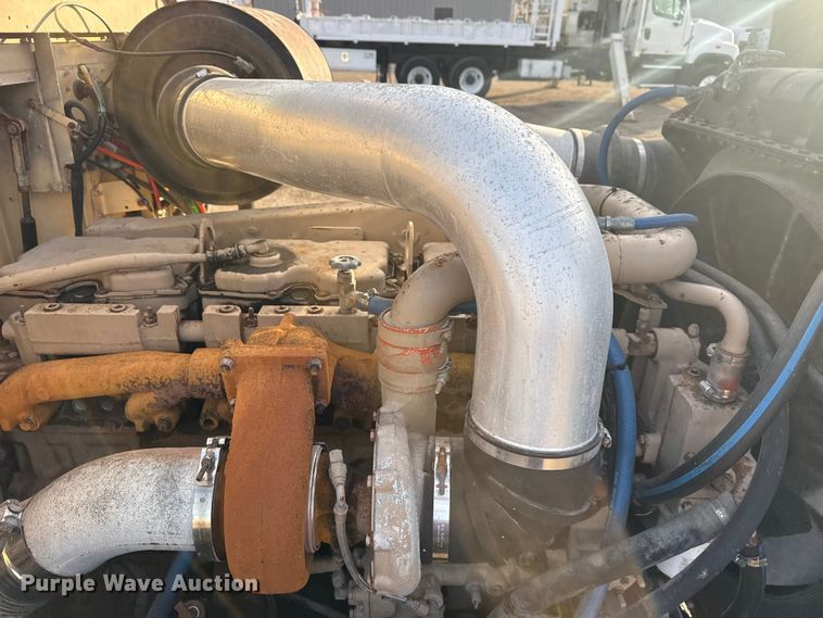 image for item EG1963 1989 International F9300 flatbed truck