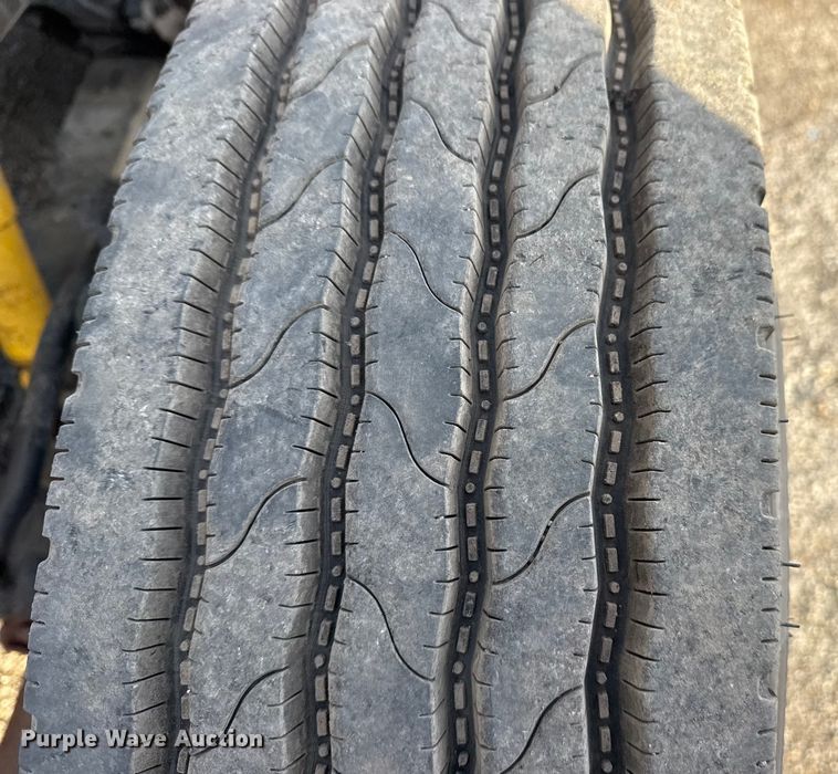 image for item EG1963 1989 International F9300 flatbed truck