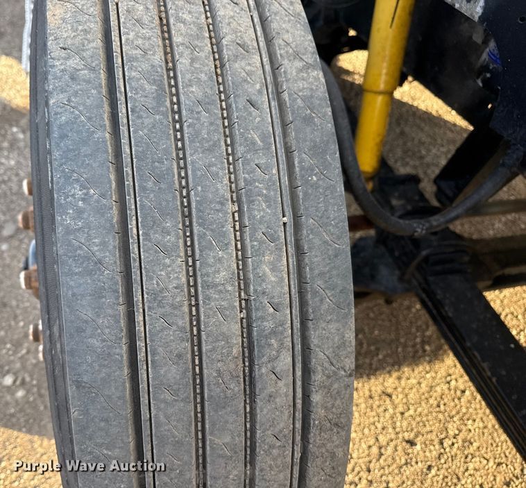 image for item EG1963 1989 International F9300 flatbed truck