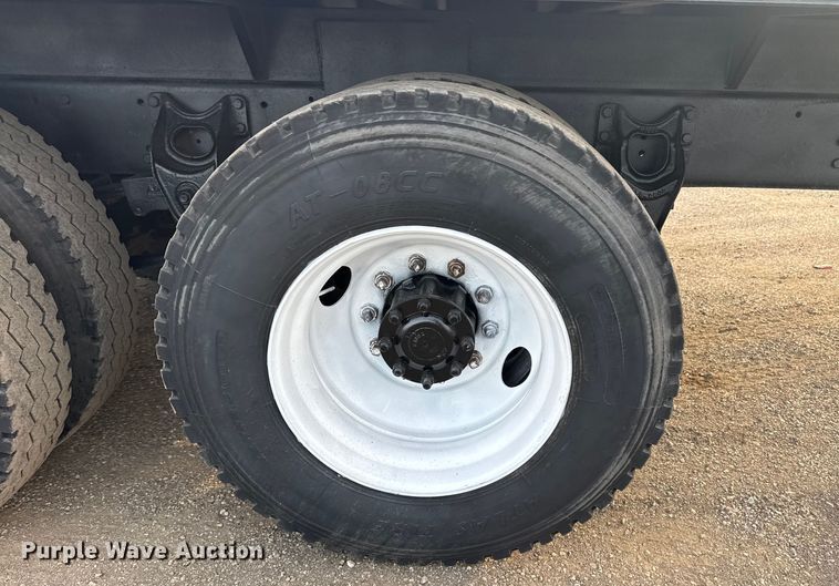 image for item EG1963 1989 International F9300 flatbed truck