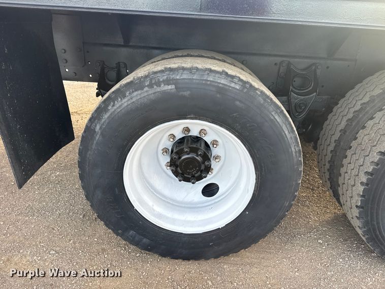 image for item EG1963 1989 International F9300 flatbed truck