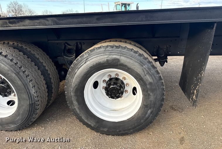 image for item EG1963 1989 International F9300 flatbed truck