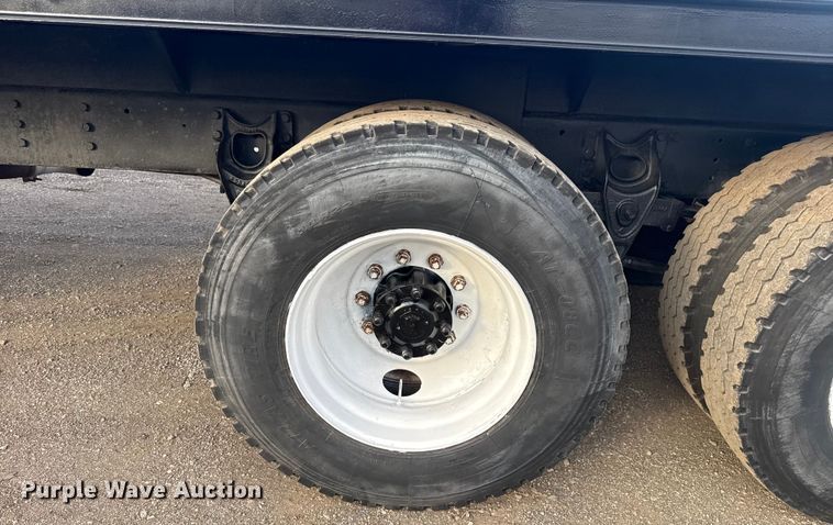 image for item EG1963 1989 International F9300 flatbed truck