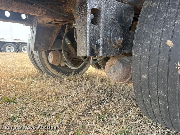 image for item EG1983 2007 Great Dane GPSAW-48102 flatbed trailer