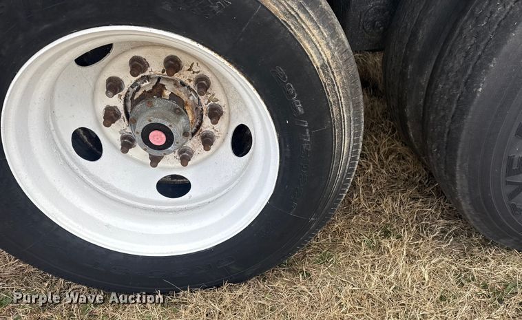 image for item EG1983 2007 Great Dane GPSAW-48102 flatbed trailer