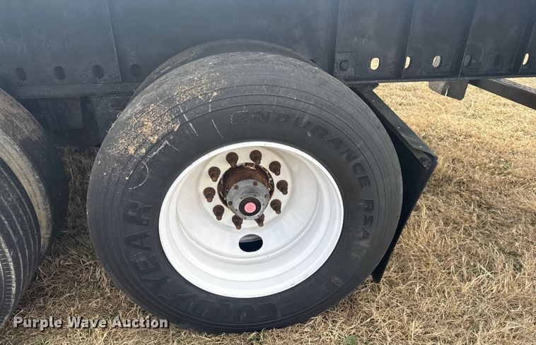 image for item EG1983 2007 Great Dane GPSAW-48102 flatbed trailer