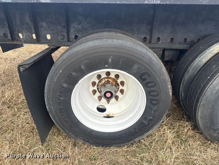 image for item EG1983 2007 Great Dane GPSAW-48102 flatbed trailer